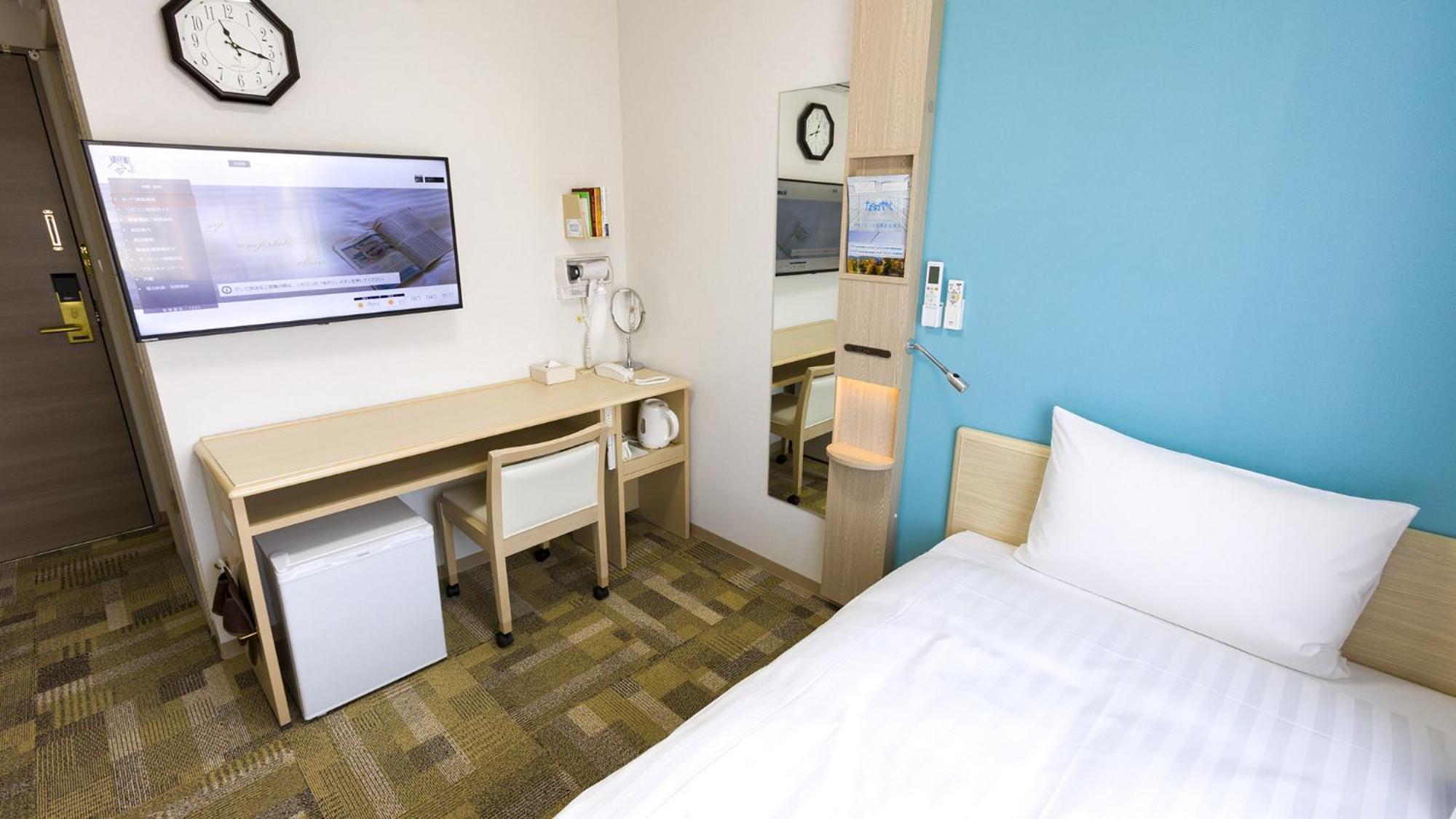 Toyoko Inn Tokyo Keio-Sen Higashi-Fuchu-Eki Kita-Guchi Room photo